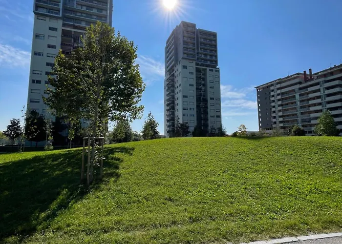 Skyline15-elegant Panoramic Apartment-metro M1- Only 20 Minutes From Cathedral Milán